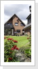 Im Garten blüht es der Jahreszeit entsprechend Im Garten blüht es der Jahreszeit entsprechend