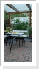 Neben dem Flur befindet sich die überdachte Terrasse. Neben dem Flur befindet sich die überdachte Terrasse.